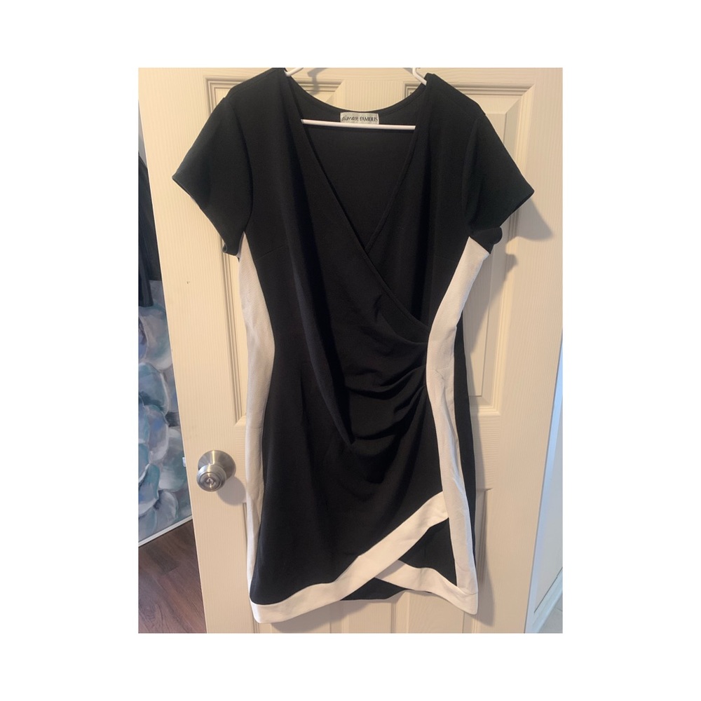 Women’s black and white dress size 2x